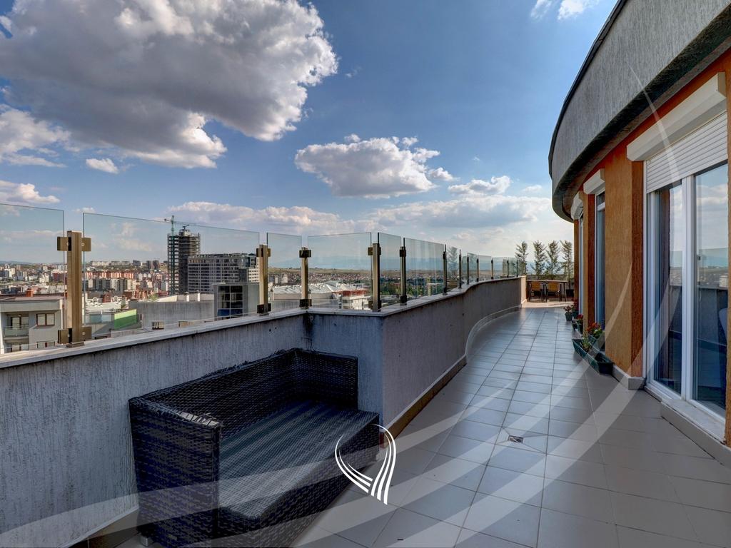 Penthouse 245m2 në shitje në lagjen Arbëria – Dragodan15