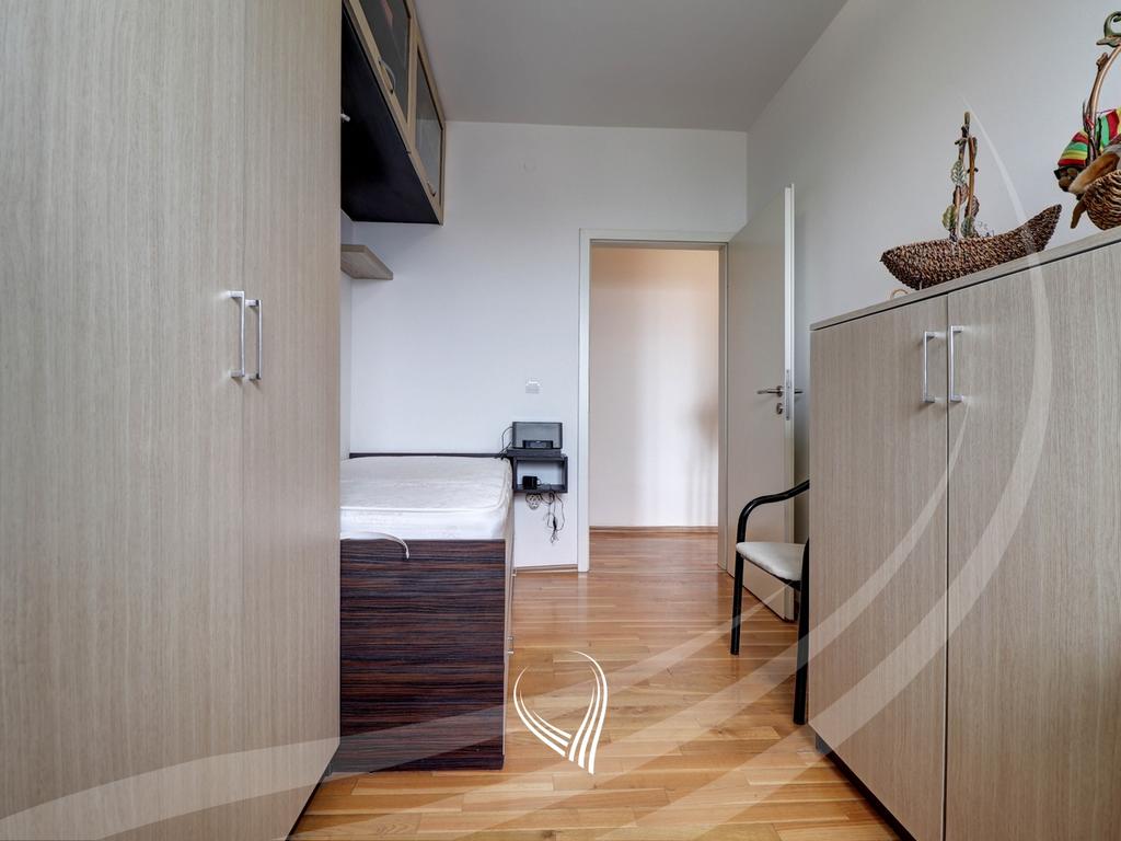 Banese me 2 dhoma gjumi në shitje në lagjen Kalabria – Prishtina Stars7