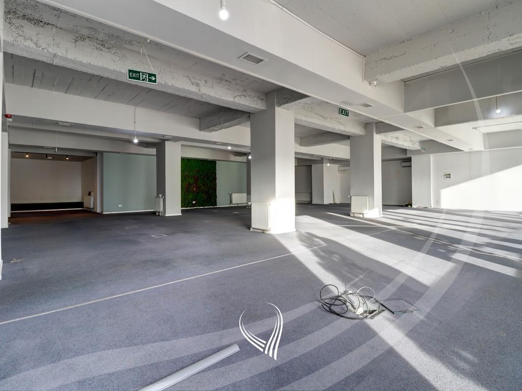 Objekt afarist 1,000m2 me qira në lagjen Bregu i Diellit12