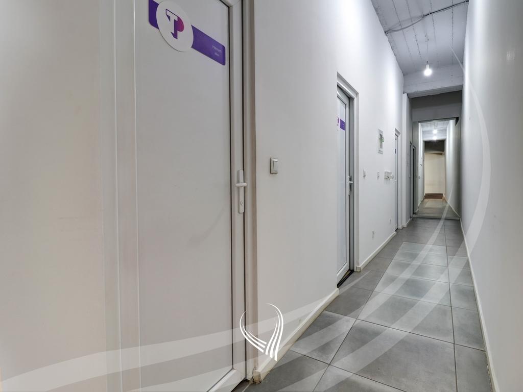 Objekt afarist 1,000m2 me qira në lagjen Bregu i Diellit18