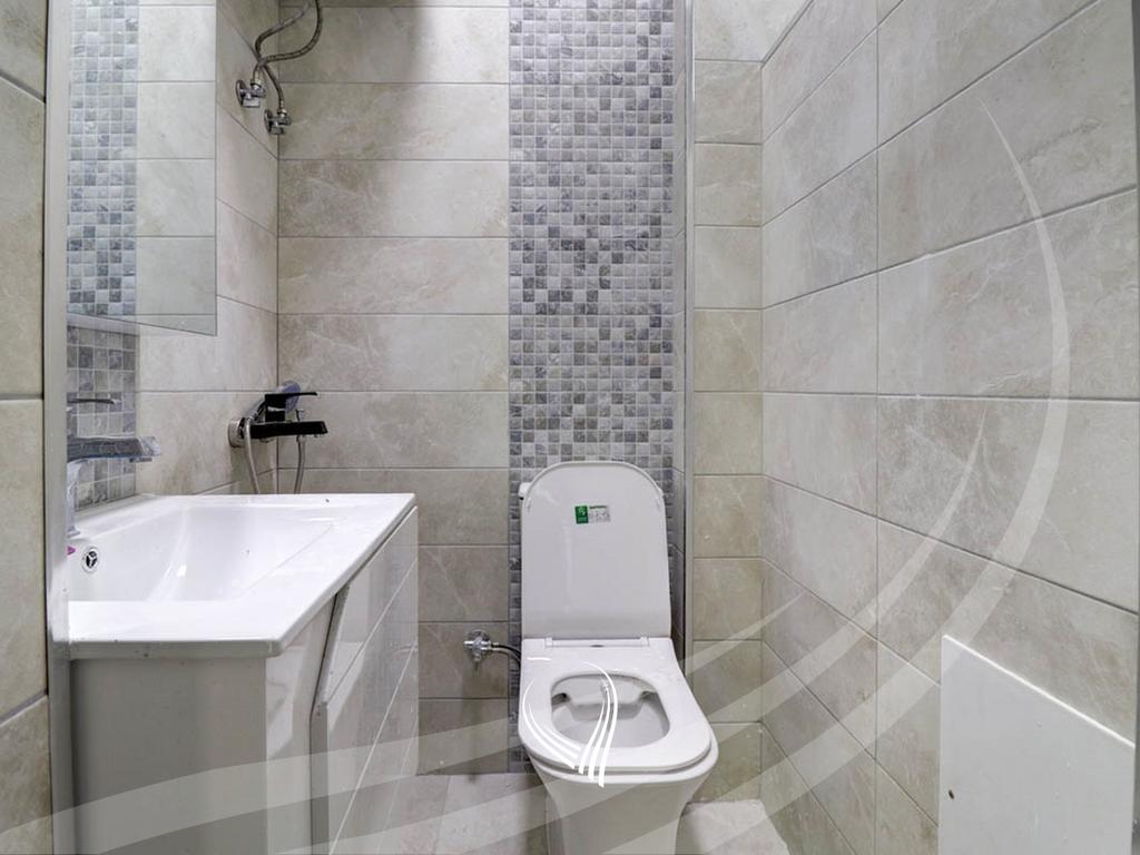 Lokal 70m2 me qira në Qendër- Sheshi Edit Durham3