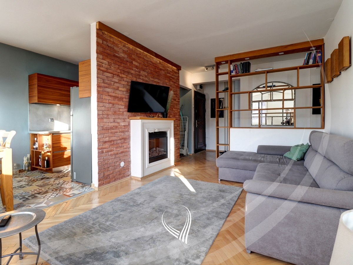 Banesë me 1 dhomë gjumi me qira në lagjen Qafa0