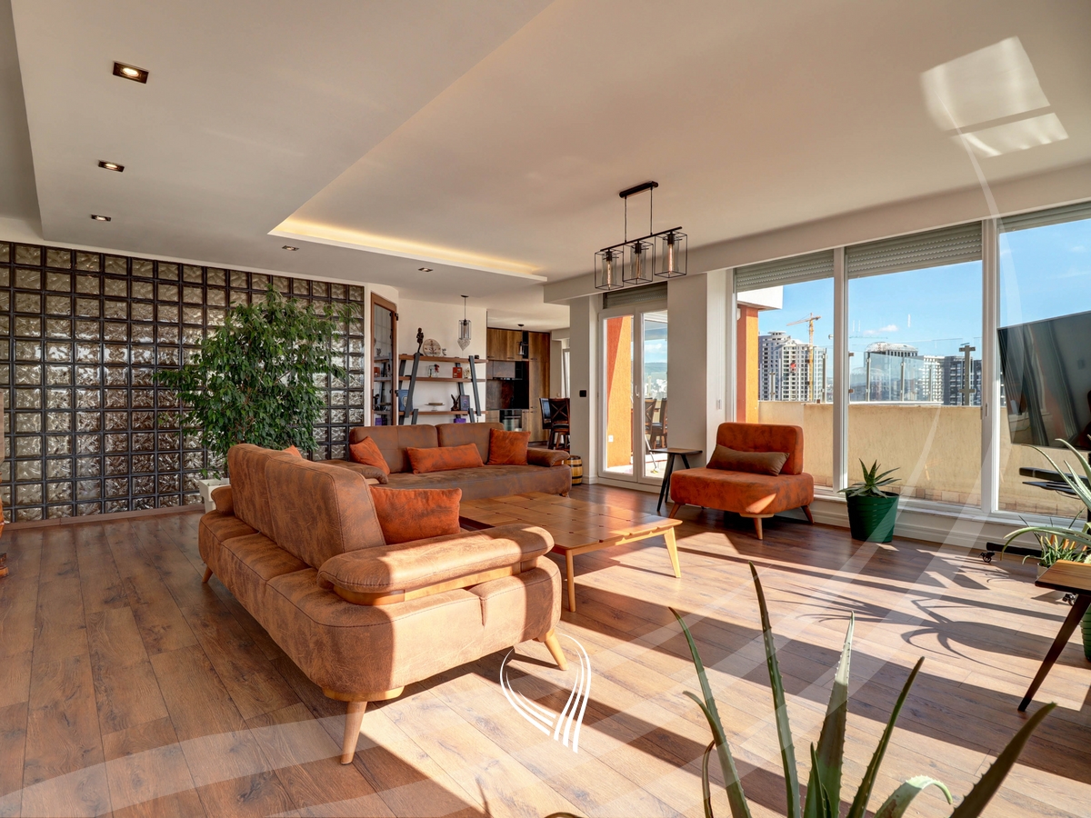 Penthouse 232m2 në shitje në lagjen Arbëria – Dragodan