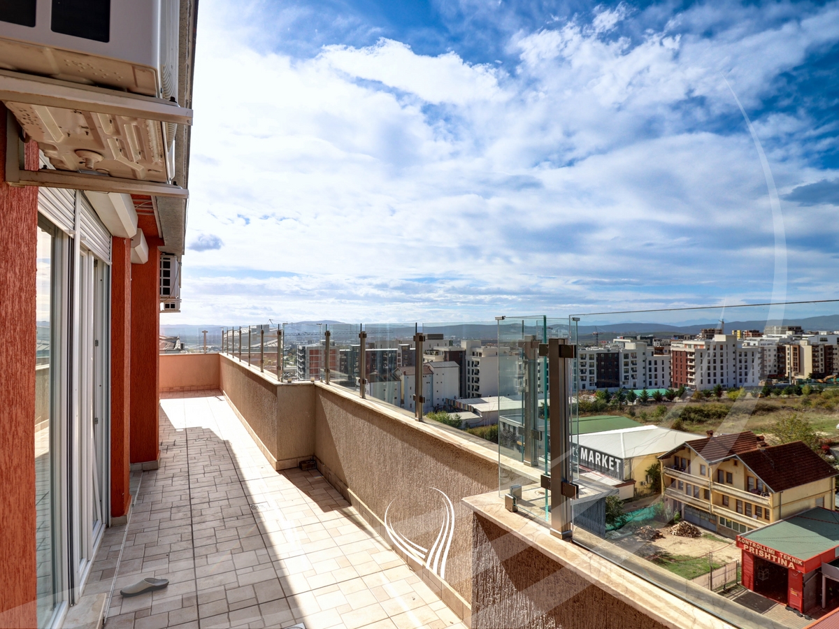 Penthouse 232m2 në shitje në lagjen Arbëria – Dragodan15