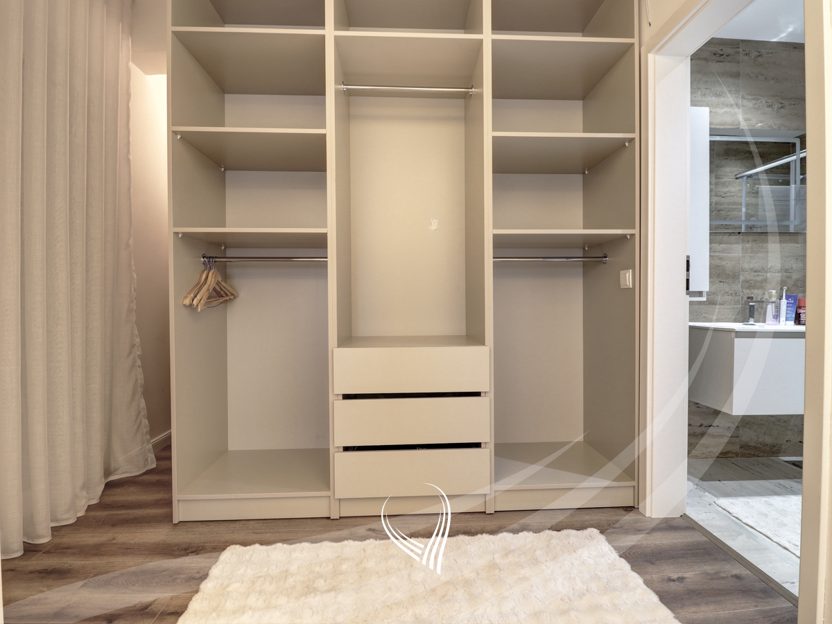 Duplex – Penthouse me 3 dhoma gjumi me qira në lagjen Kalabria - Emshir12