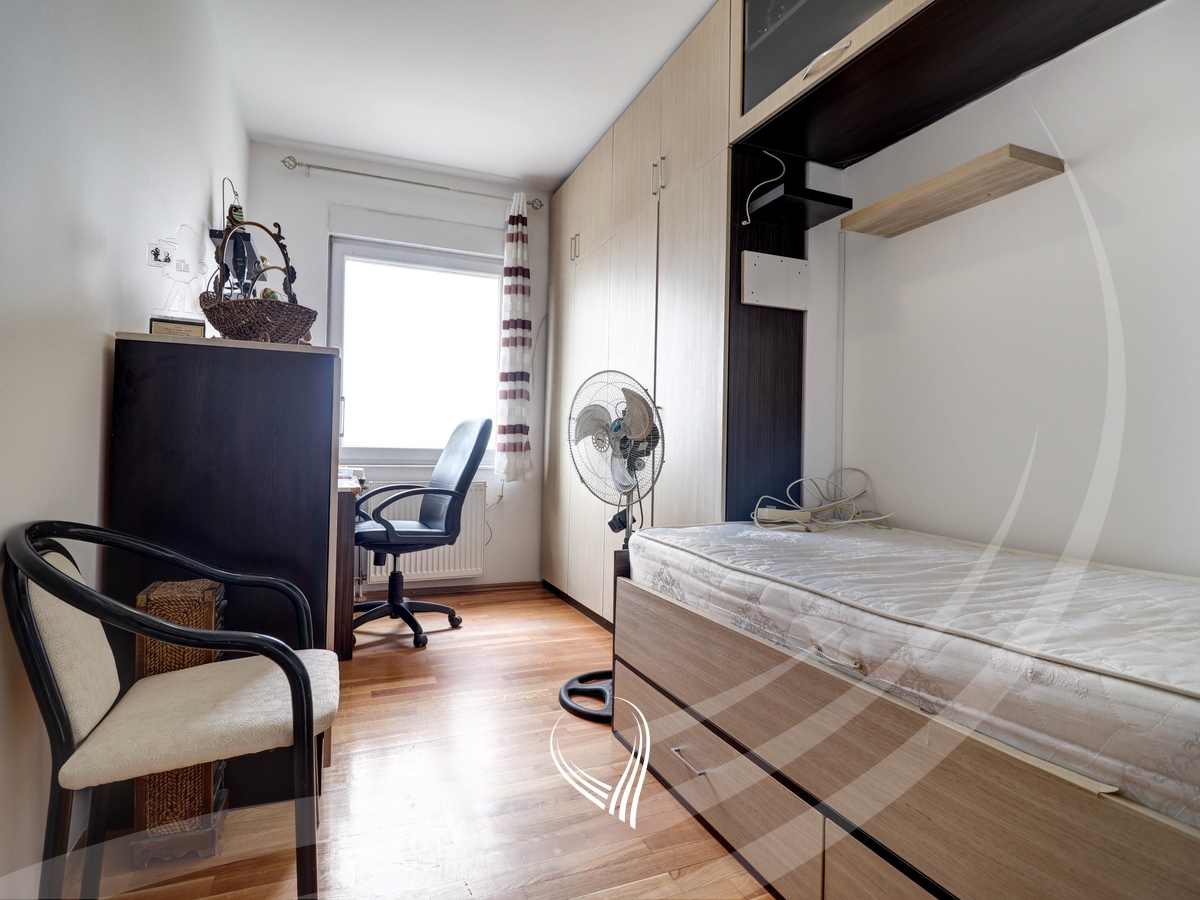 Banese me 2 dhoma gjumi në shitje në lagjen Kalabria – Prishtina Stars6