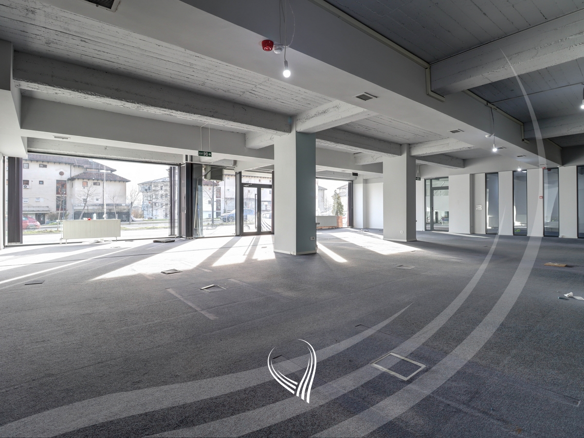 Objekt afarist 1,000m2 me qira në lagjen Bregu i Diellit10