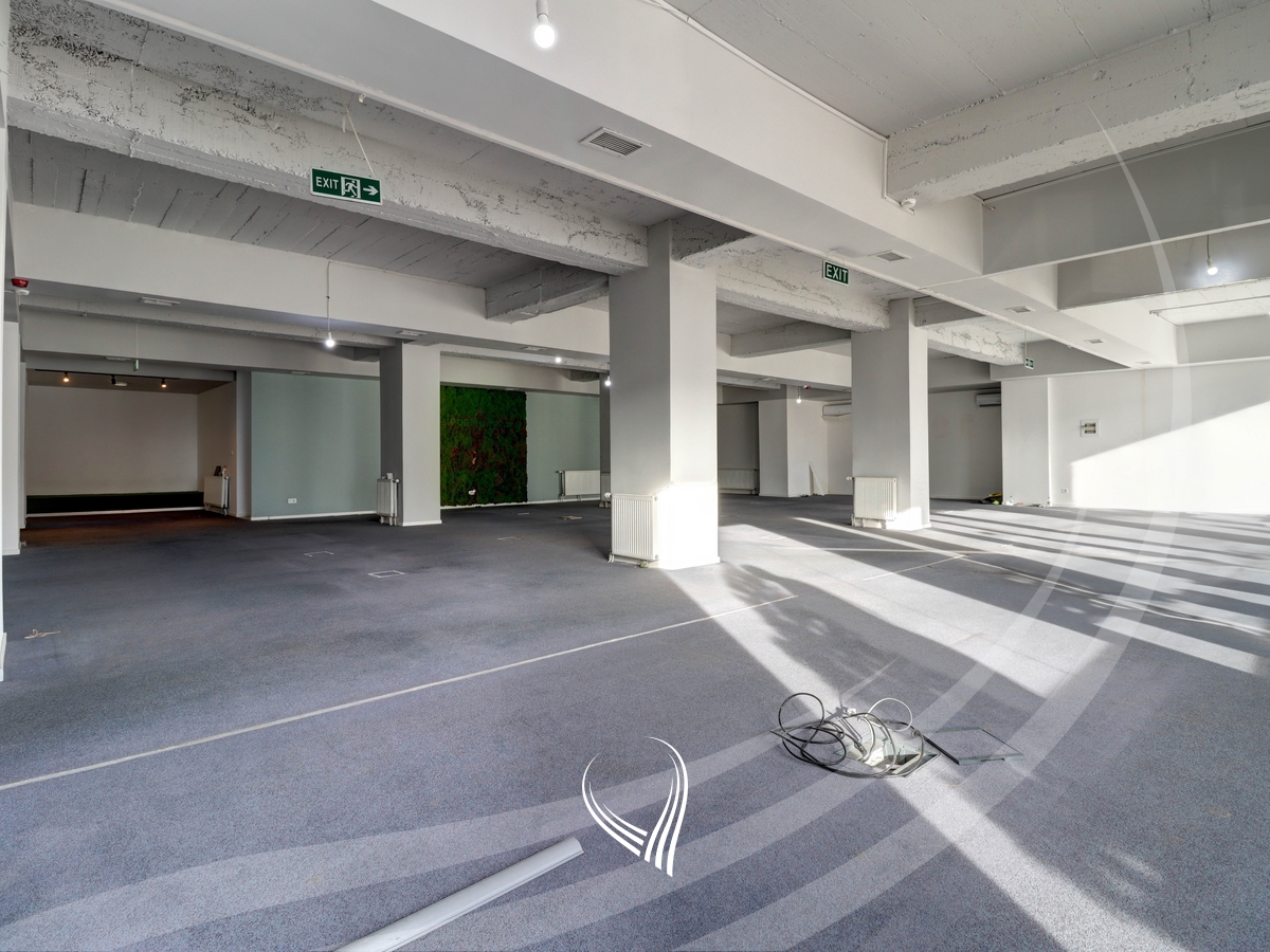 Objekt afarist 1,000m2 me qira në lagjen Bregu i Diellit12