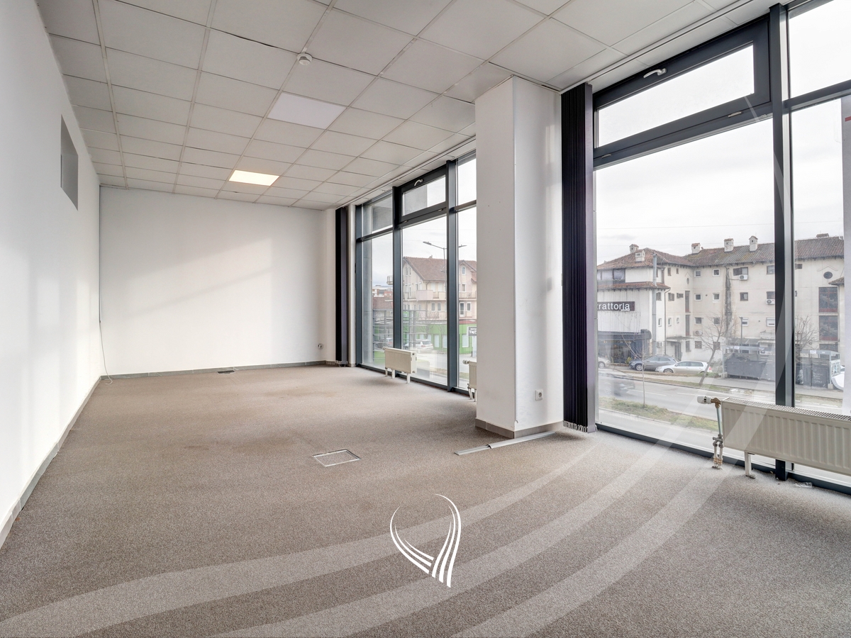 Objekt afarist 1,000m2 me qira në lagjen Bregu i Diellit13