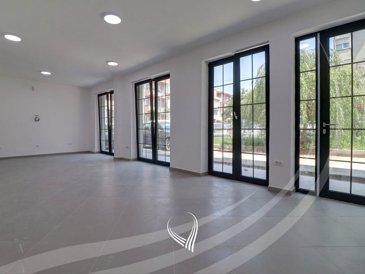 Lokal 70m2 me qira në Qendër- Sheshi Edit Durham