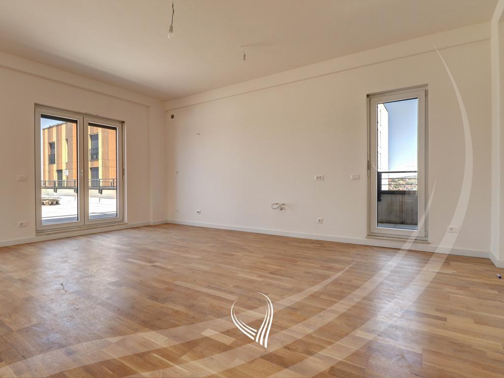 Penthouse me 3 dhoma gjumi në shitje në lagjen Velania - Puhiza 33