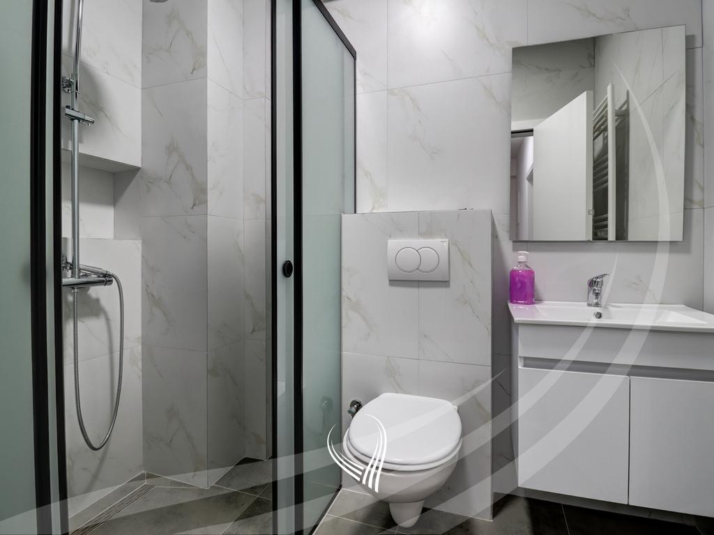 Banesë me 2 dhoma gjumi me qira në lagjen Mati 111