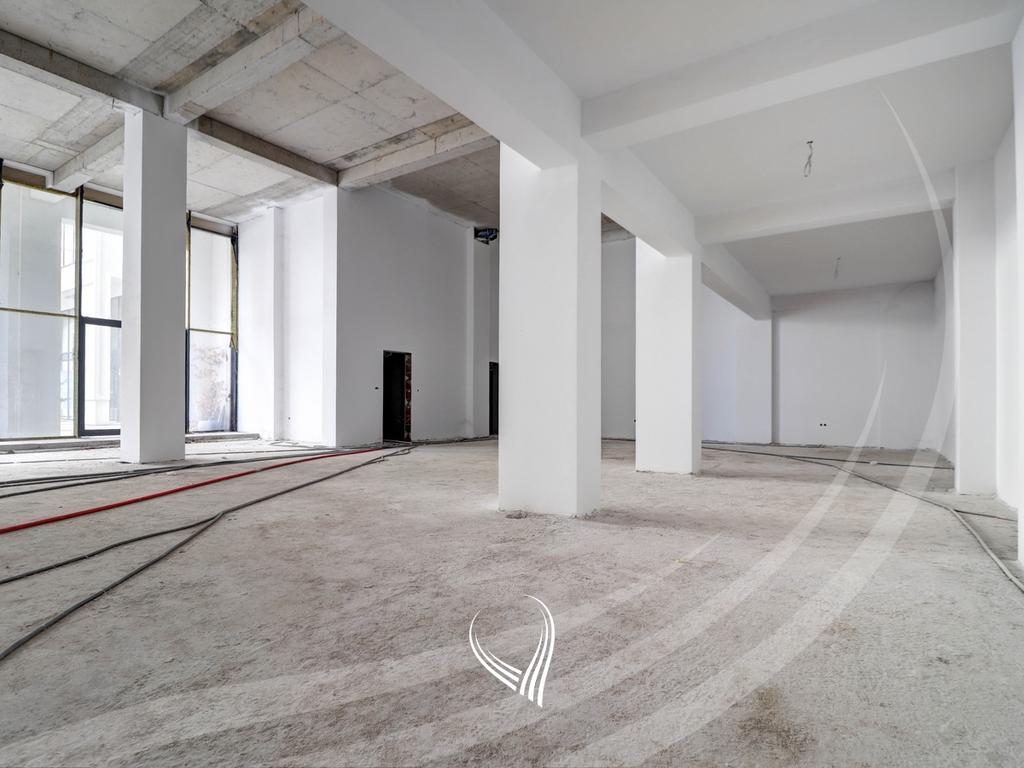 Lokal 203m2 me qira në lagjen Mati 11