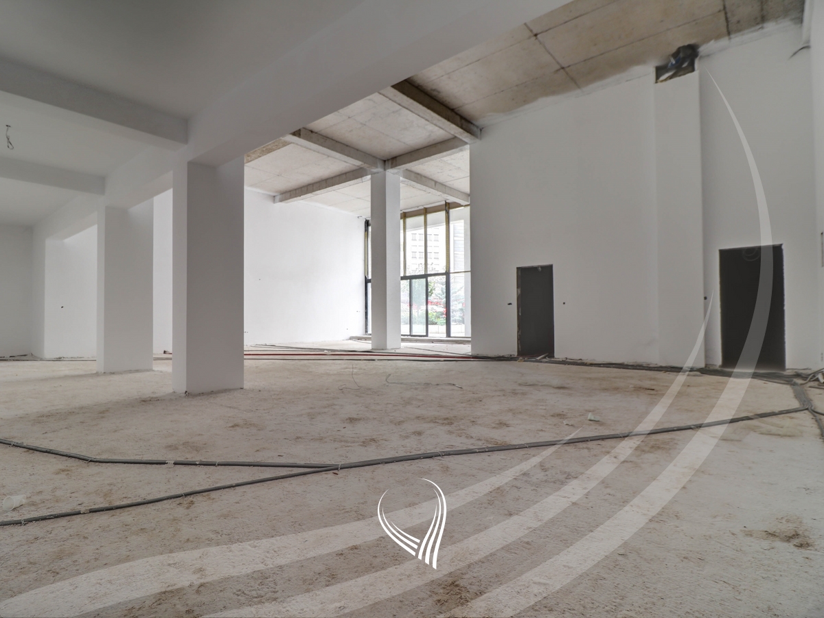 Lokal 203m2 me qira në lagjen Mati 12