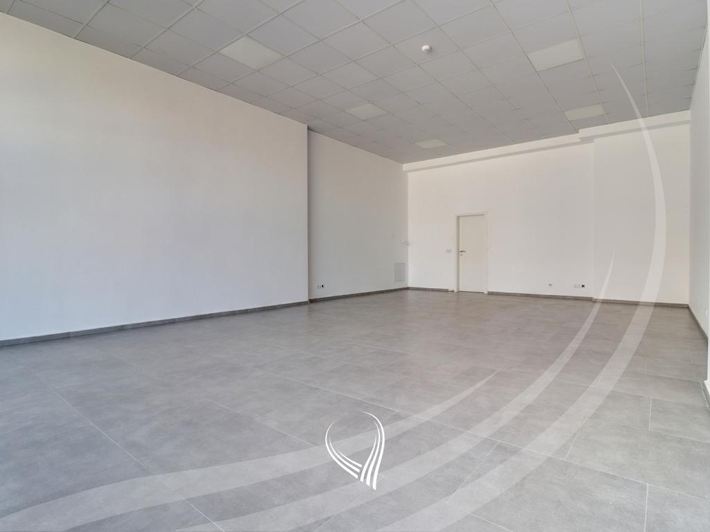 Lokal 70m2 me qira në lagjen Prishtina e Re1