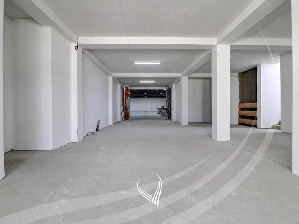 1700m² warehouse for rent on the Prishtina – Lipjan highway8