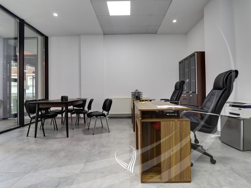 Lokal 40m2 me qira në lagjen Mati 11