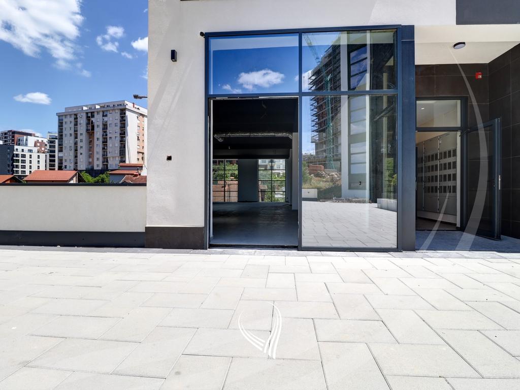 Lokal 145m2 në shitje në lagjen Prishtina e Re0