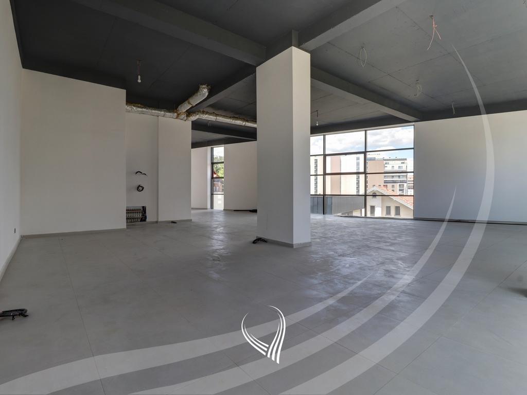 Lokal 145m2 në shitje në lagjen Prishtina e Re5