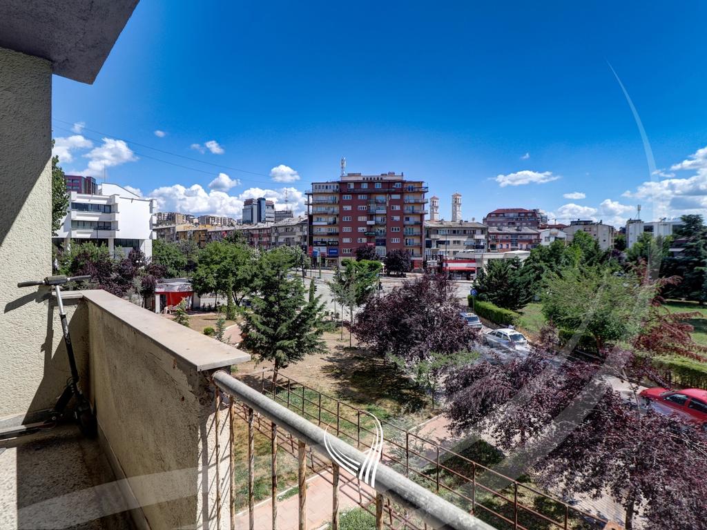 Banesë me 2 dhoma gjumi me qira Qendër9