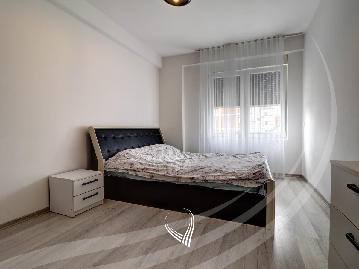 Banesë me 3 dhoma gjumi me qira në lagjen Tophane5