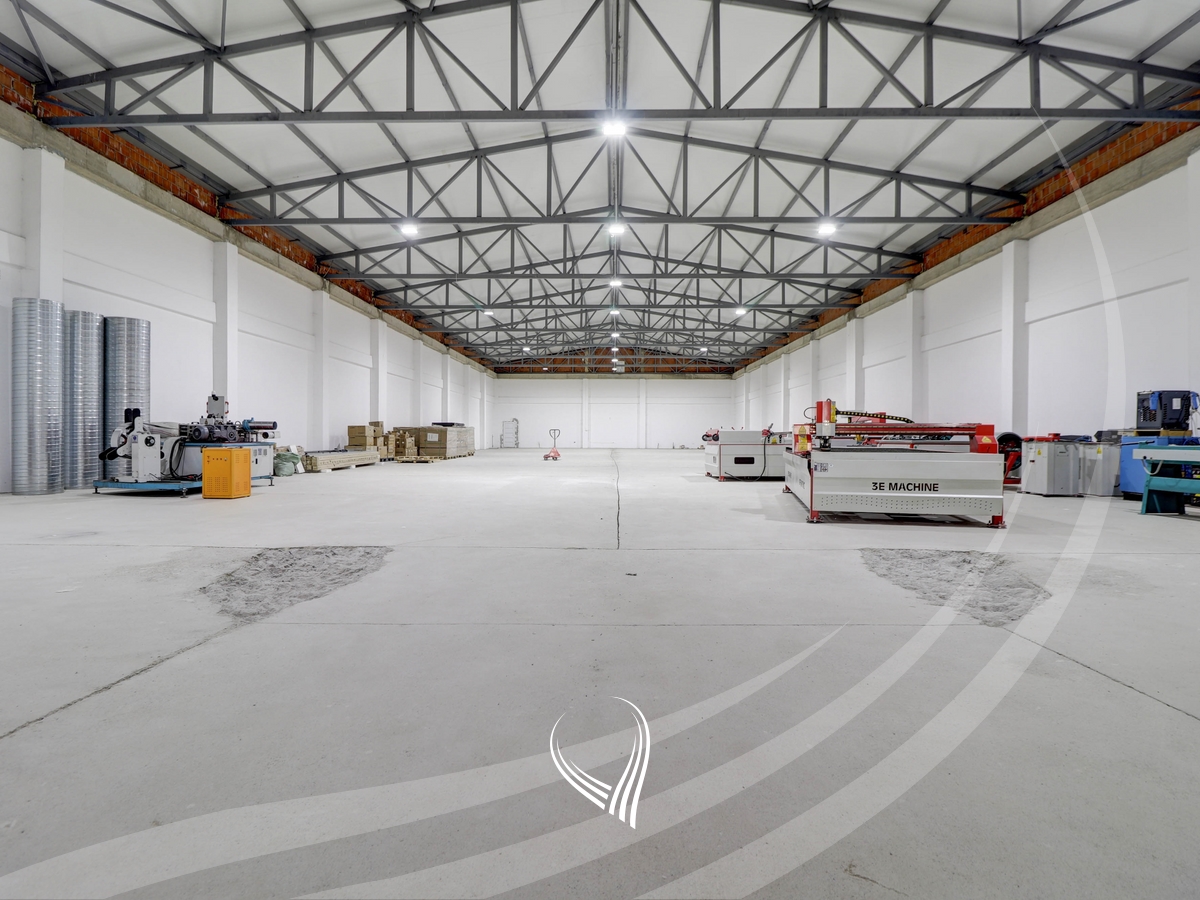1700m² warehouse for rent on the Prishtina – Lipjan highway1