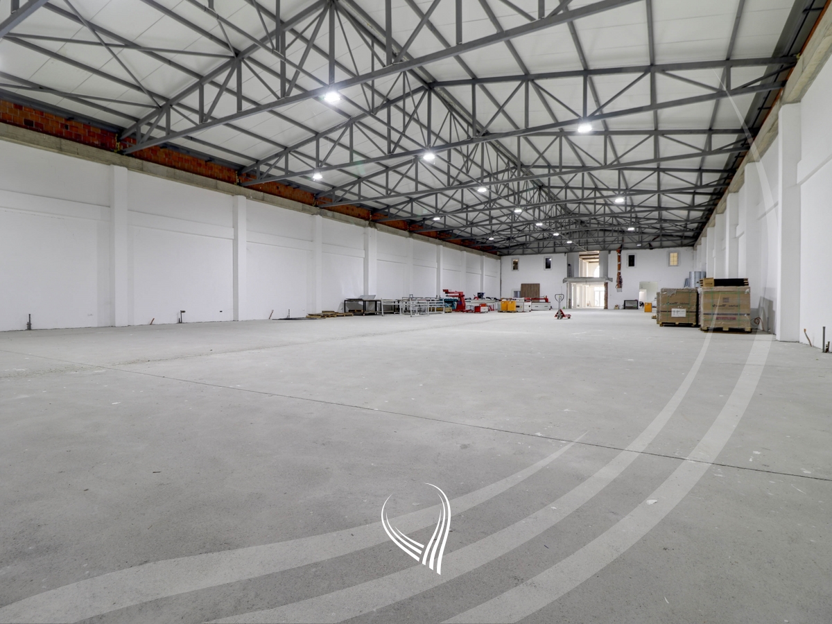 1700m² warehouse for rent on the Prishtina – Lipjan highway4