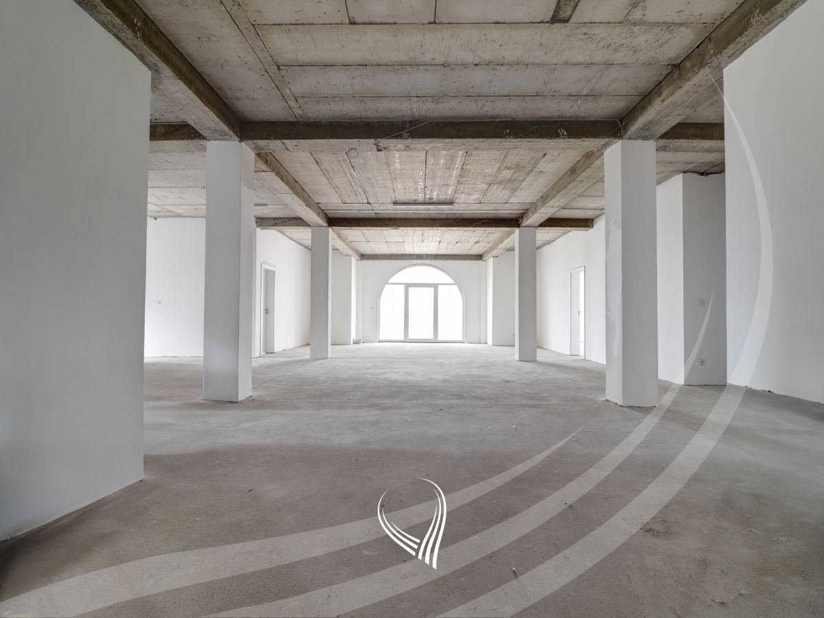 1700m² warehouse for rent on the Prishtina – Lipjan highway6