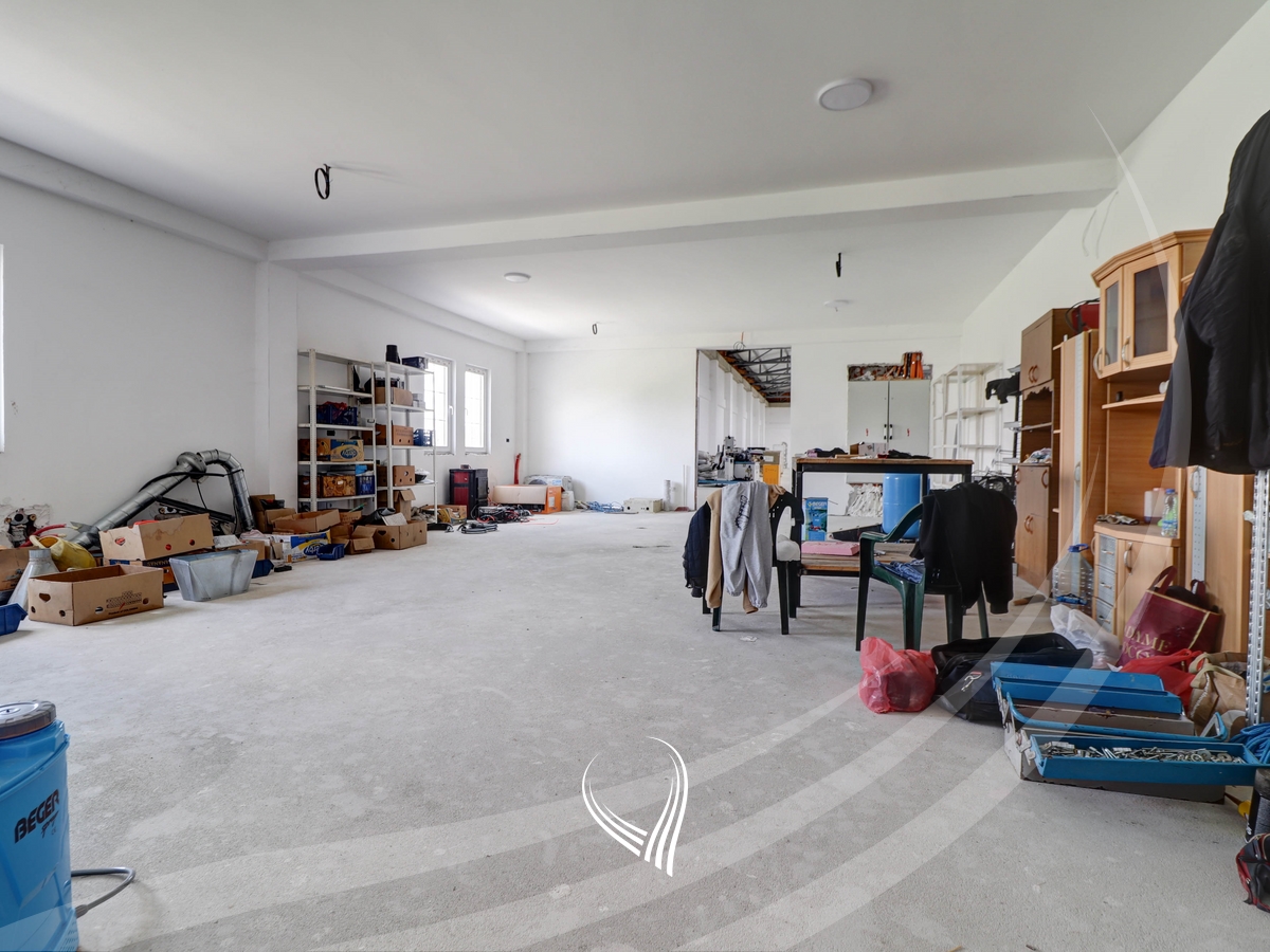1700m² warehouse for rent on the Prishtina – Lipjan highway14