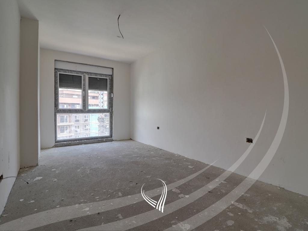 Banesë me 2 dhoma gjumi në shitje në lagjen Mati 17