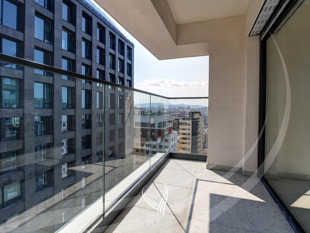 Zyre me 3 dhoma pune me qira në lagjen Lakrishtë – Prime Residence 37