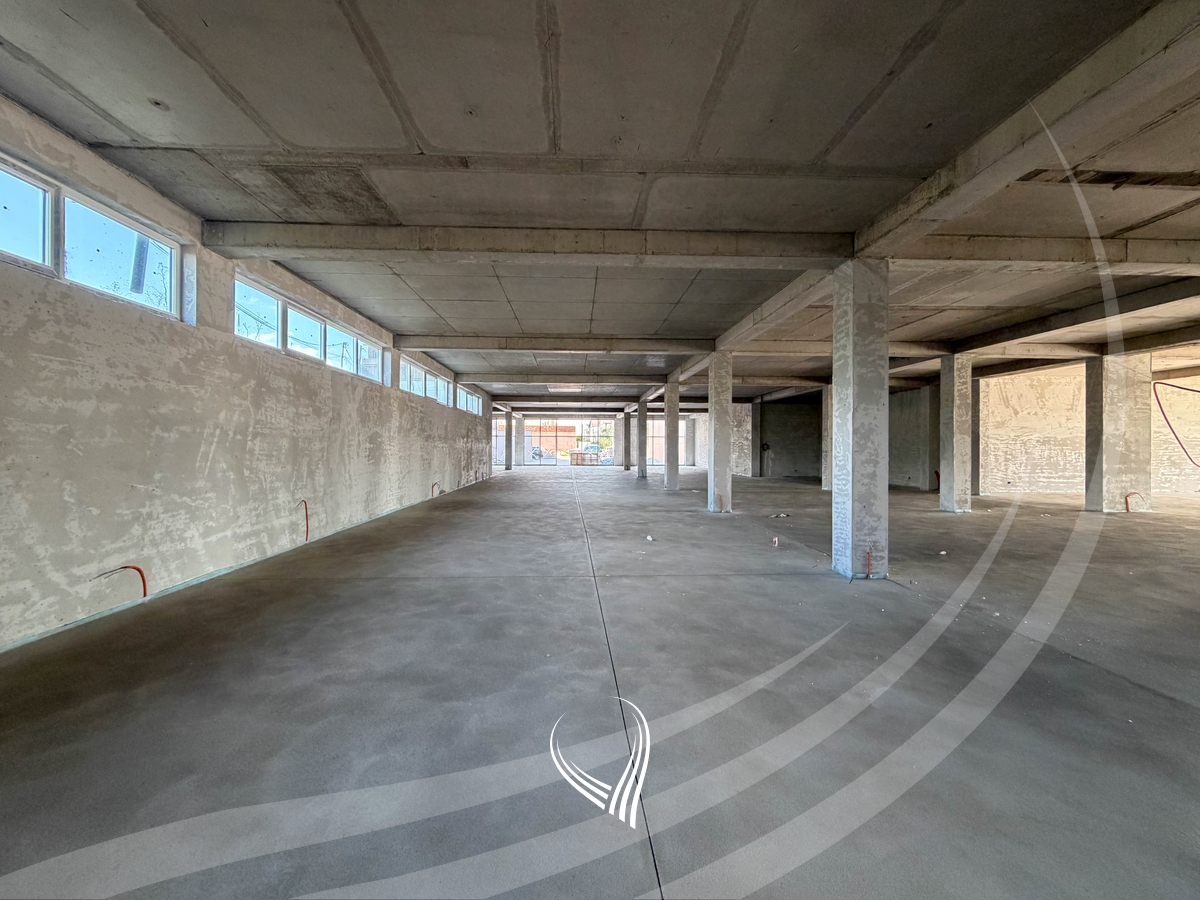 Lokal 1,188.40m2 në shitje në lagjen Prishtina e Re4