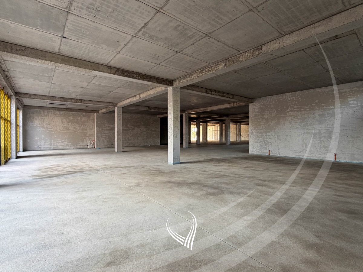 Lokal 1,188.40m2 në shitje në lagjen Prishtina e Re8