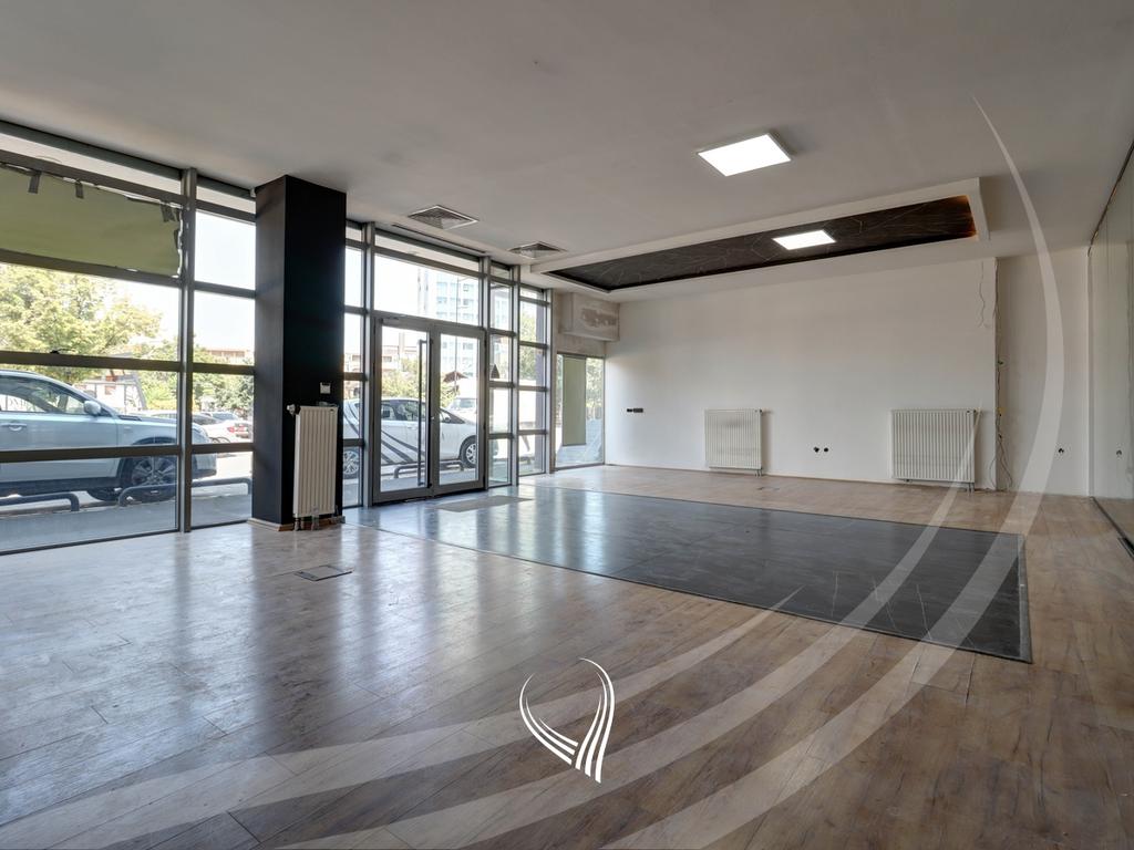 Lokal 600m2 me qira në lagjen Pejton1