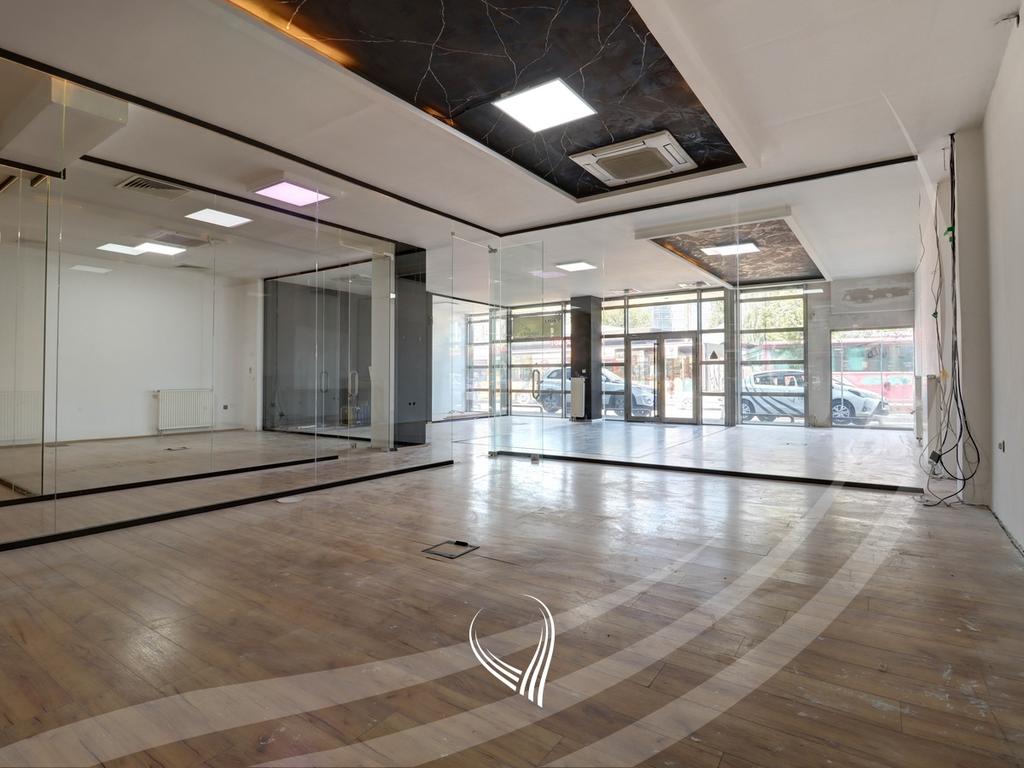 Lokal 600m2 me qira në lagjen Pejton6
