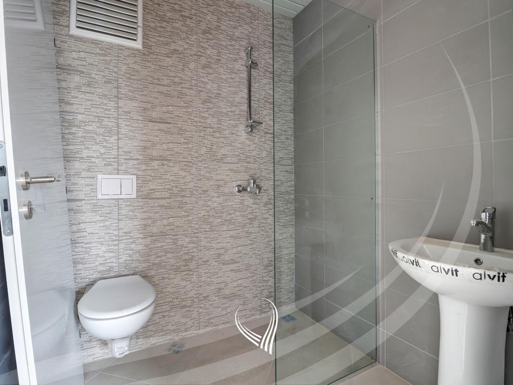 3-bedroom apartment for sale in the Kalabria neighborhood – Emshir11