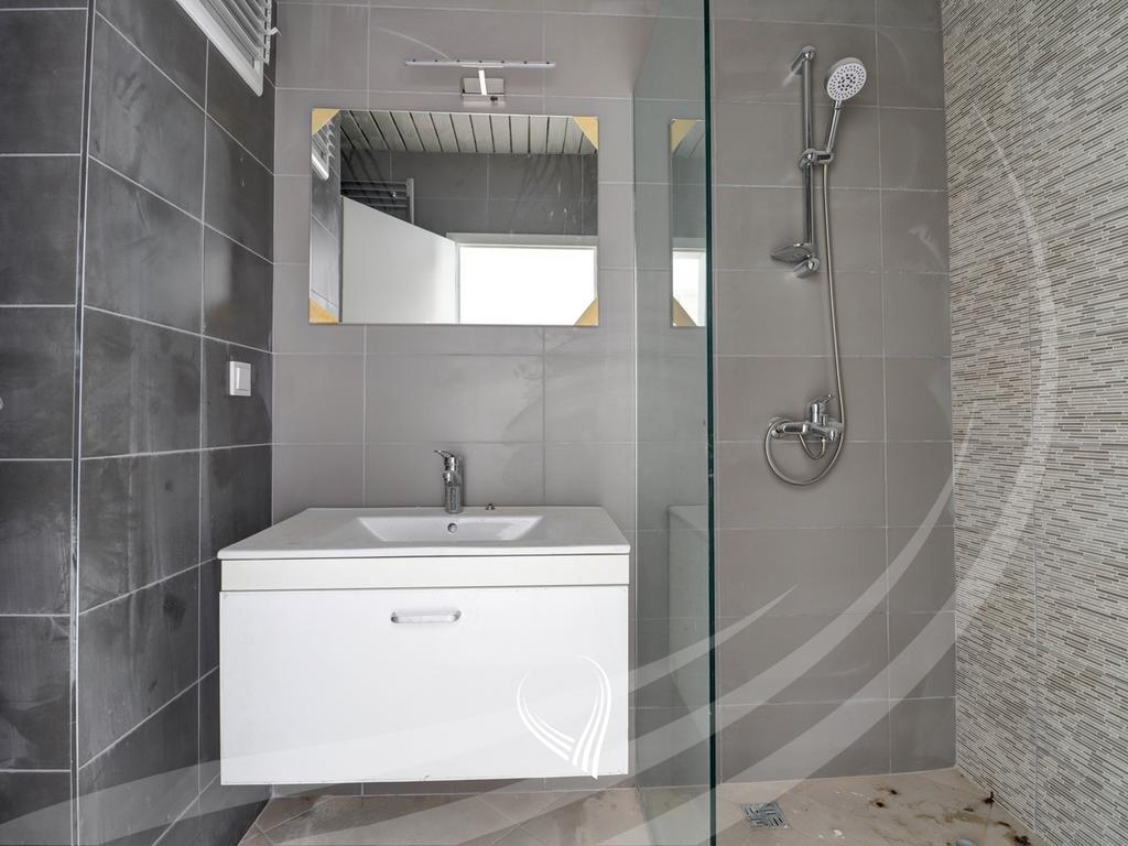 3-bedroom apartment for sale in the Kalabria neighborhood – Emshir12