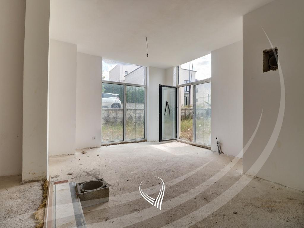 Shtëpi 374.76m2 në shitje në lagjen Royal Green Residence – Zllatar1