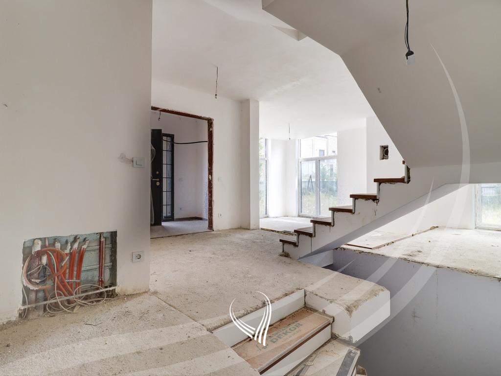 Shtëpi 374.76m2 në shitje në lagjen Royal Green Residence – Zllatar2