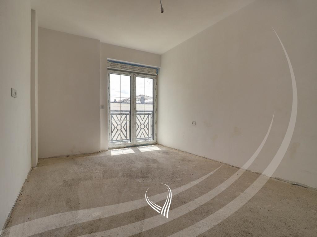 Shtëpi 374.76m2 në shitje në lagjen Royal Green Residence – Zllatar13