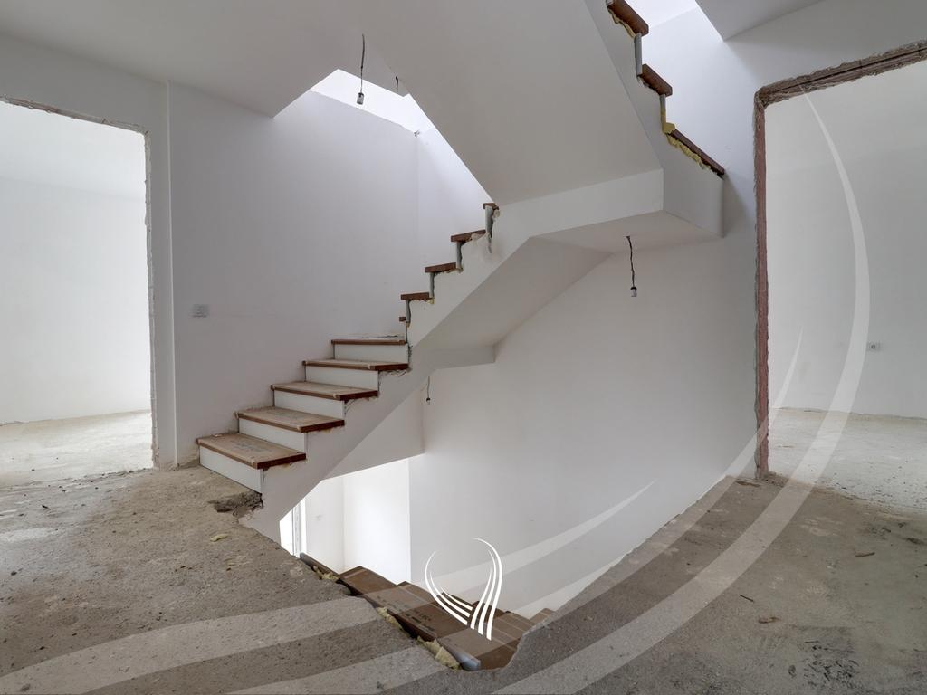 Shtëpi 374.76m2 në shitje në lagjen Royal Green Residence – Zllatar17