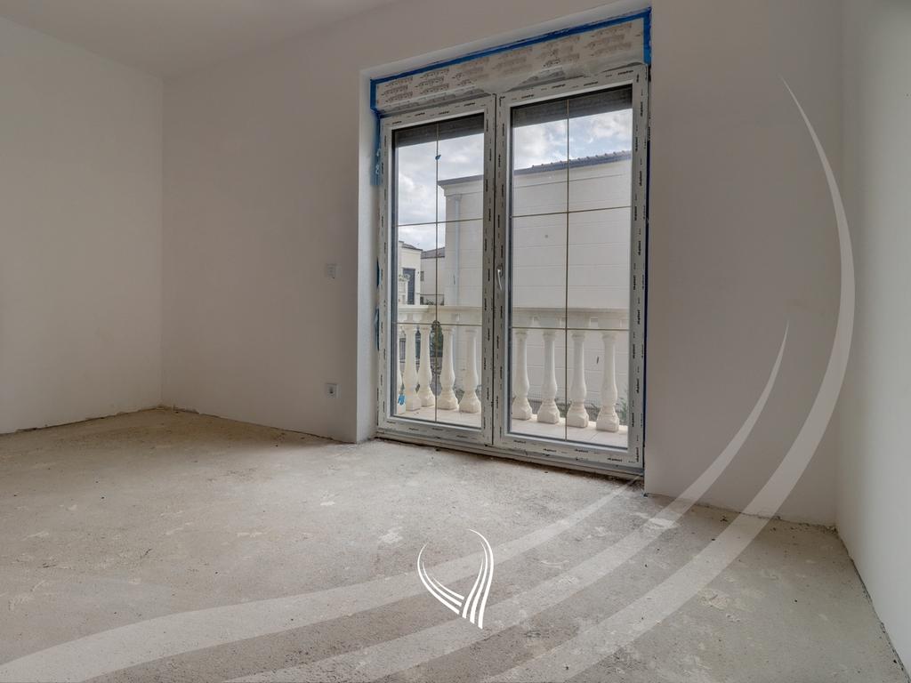 Shtëpi 374.76m2 në shitje në lagjen Royal Green Residence – Zllatar22