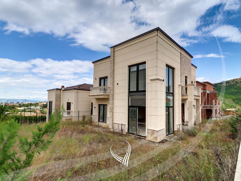 Shtëpi 374.76m2 në shitje në lagjen Royal Green Residence – Zllatar28
