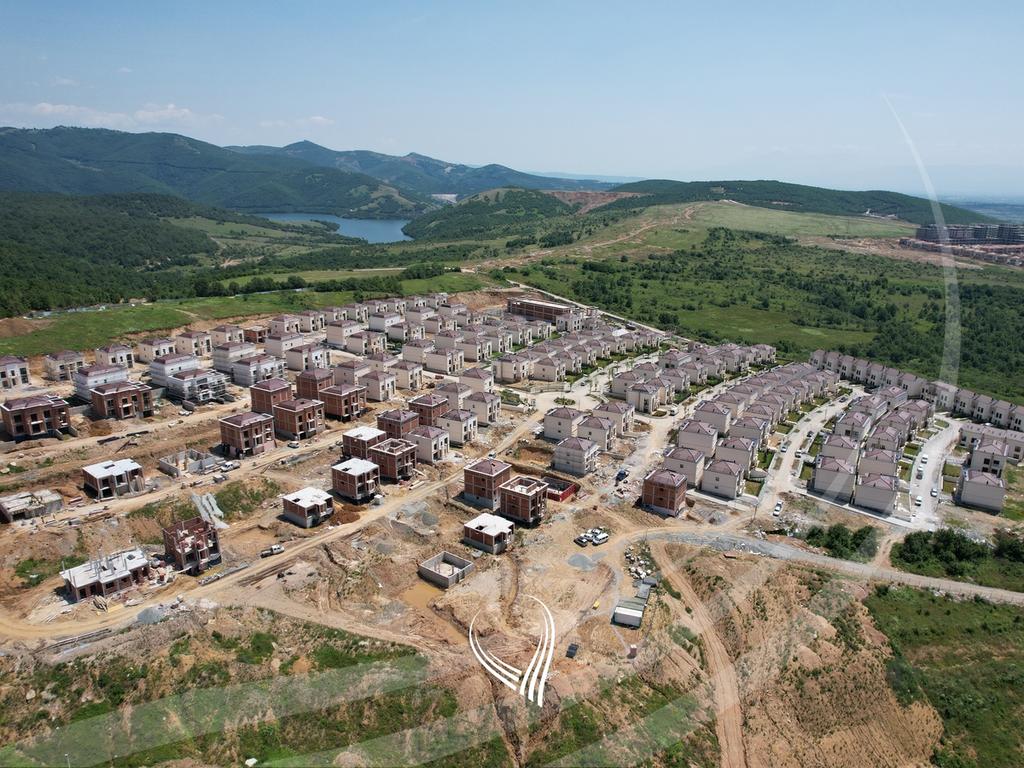 Shtëpi 374.76m2 në shitje në lagjen Royal Green Residence – Zllatar35