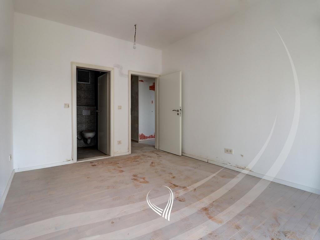 Banesë me 3 dhoma gjumi në shitje në lagjen Kalabria – Emshir7