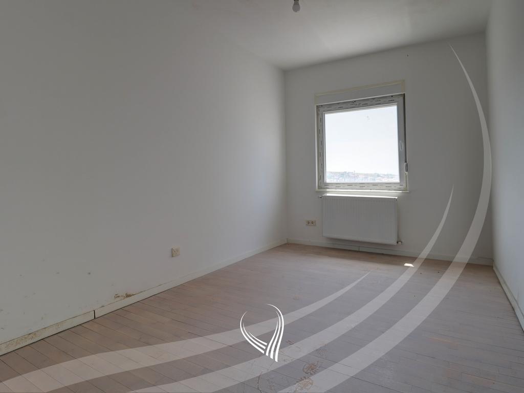 Banesë me 3 dhoma gjumi në shitje në lagjen Kalabria – Emshir8