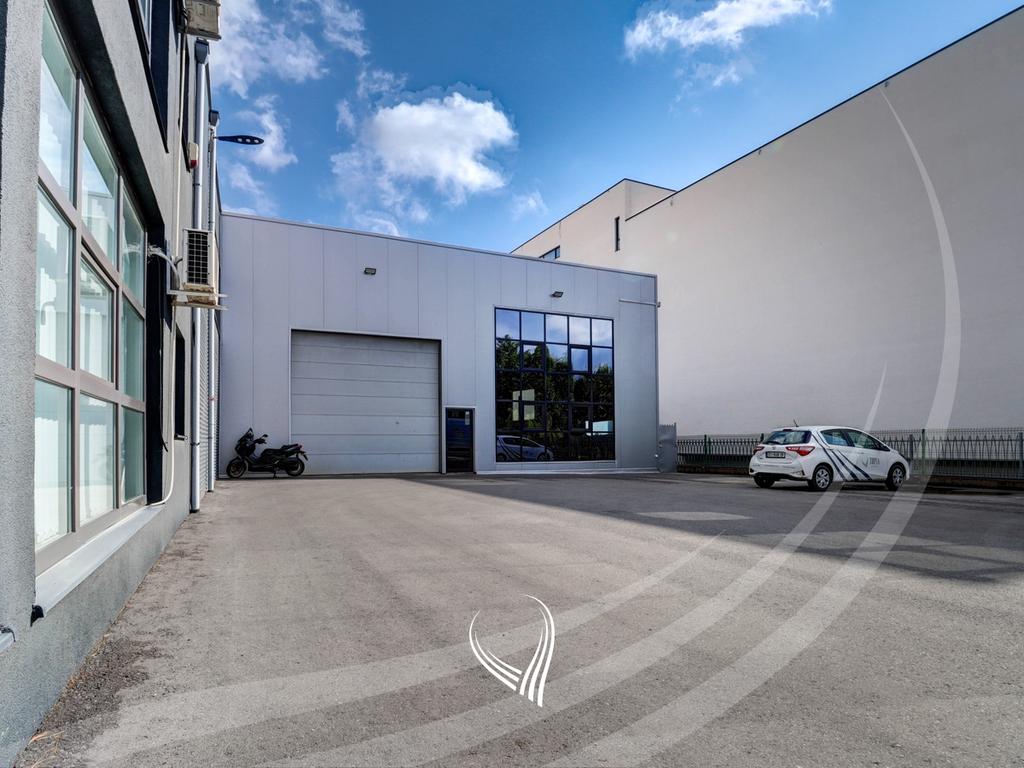 Depo 1,200m2 me qira në Llapllasellë