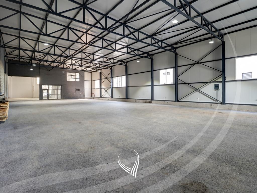 Depo 1,200m2 me qira në Llapllasellë2