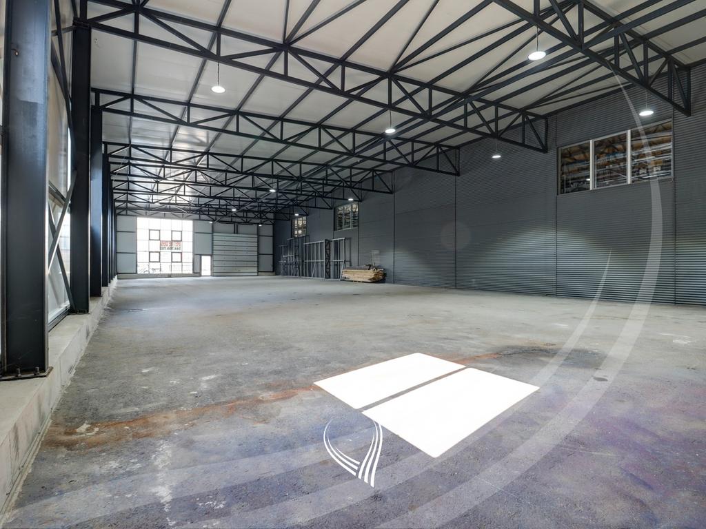 Depo 1,200m2 me qira në Llapllasellë4