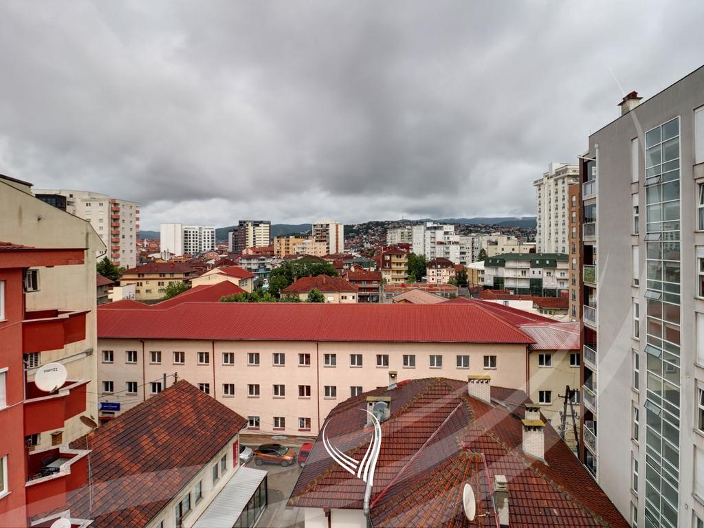 Banesë me 2 dhoma gjumi në shitje në lagjen Qafa11